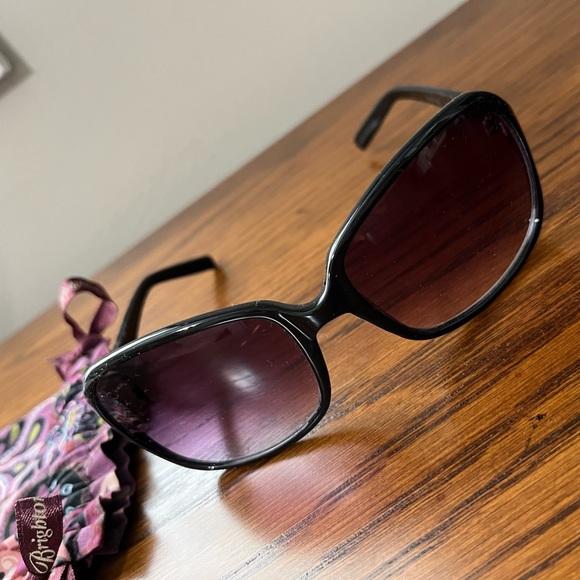 Sunglasses (women’s) - Picture 8 of 13